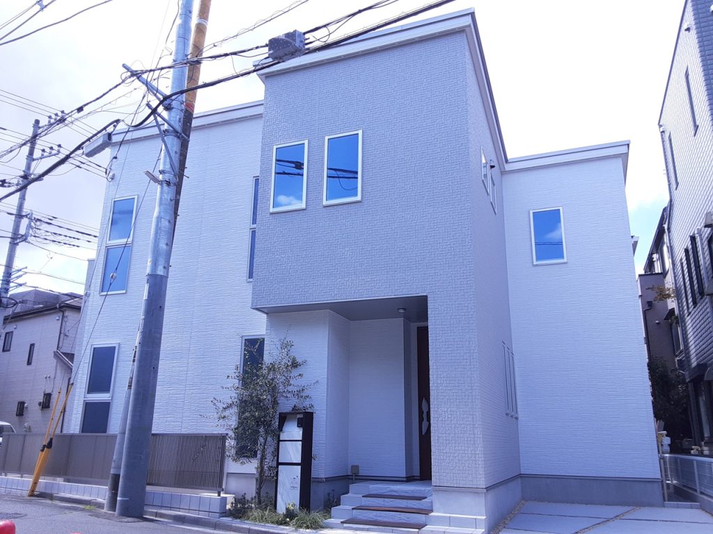 シャープで洗練された外観